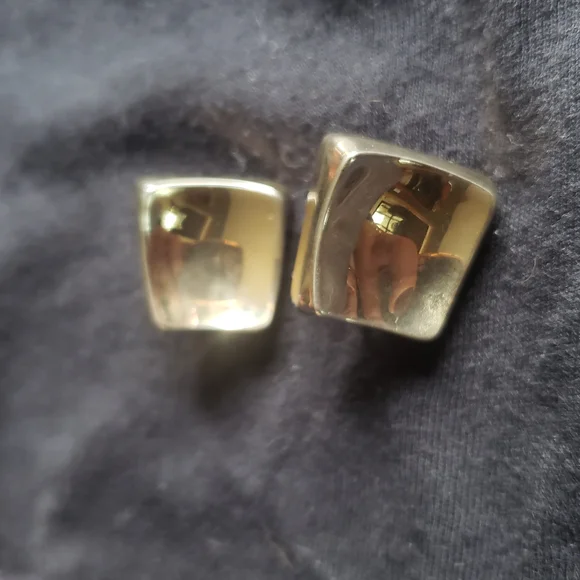Dior Luxurious Gold Clip-Back PIERCED Earrings - Picture 4 of 5